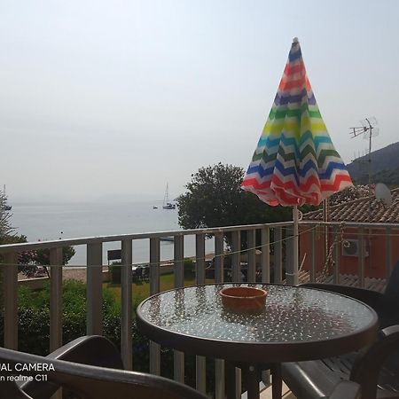 Dimitris Apartments Messongi Mesongi Ruang foto