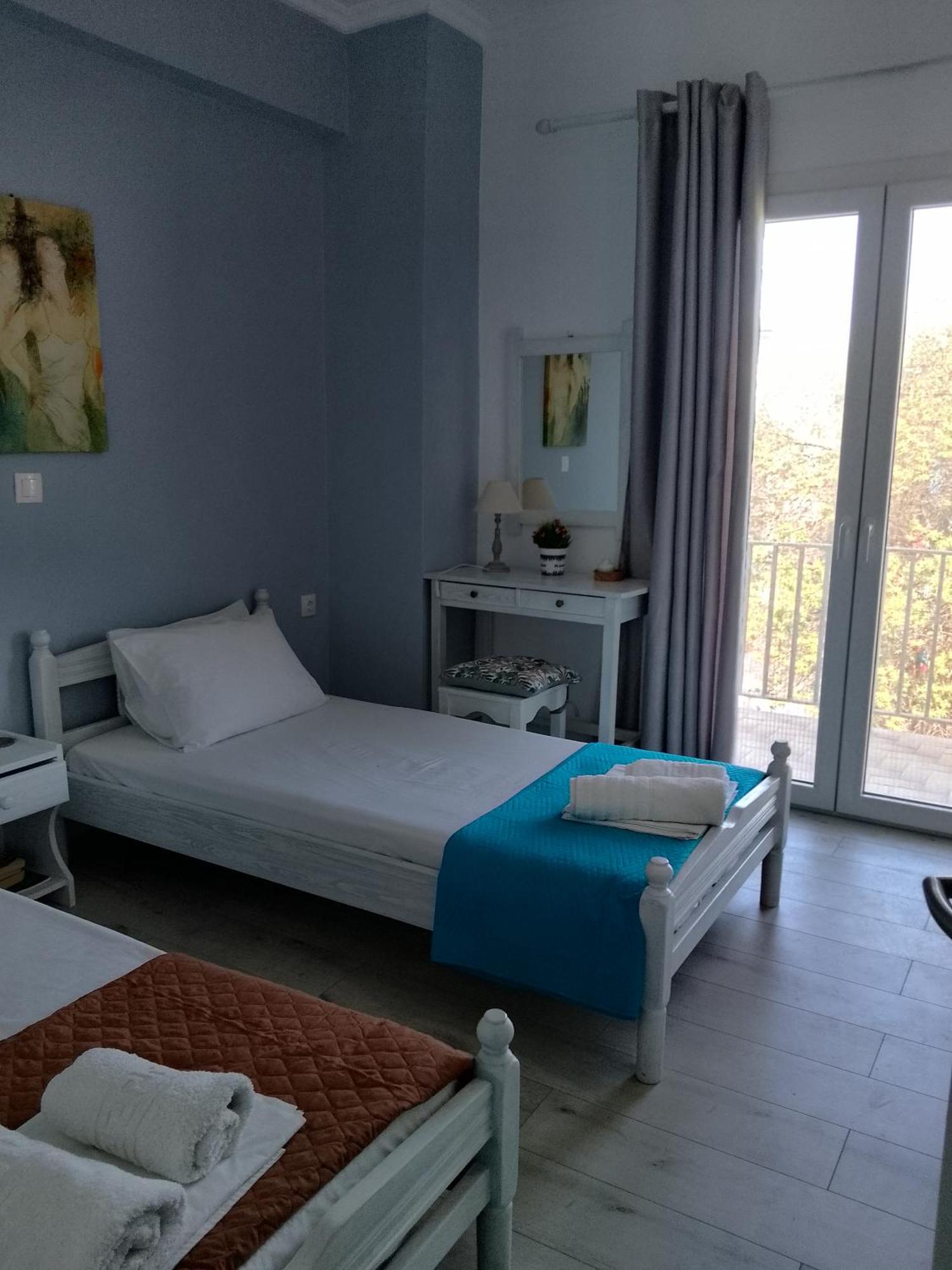 Dimitris Apartments Messongi Mesongi Bagian luar foto
